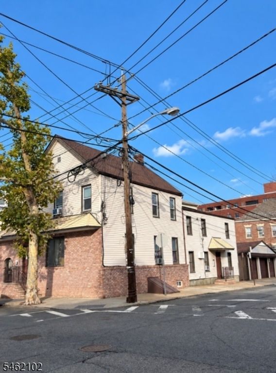 15 Hensler St, Newark City, NJ 07105 — photo 2