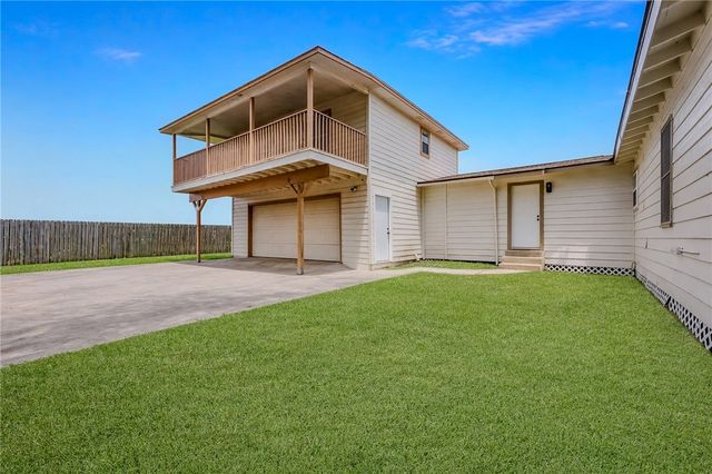 1041 Whitaker Dr, Corpus Christi, TX 78412