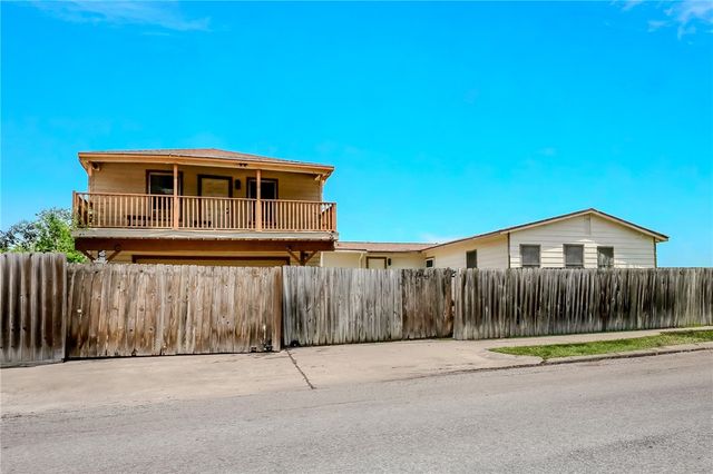 1041 Whitaker Dr, Corpus Christi, TX 78412