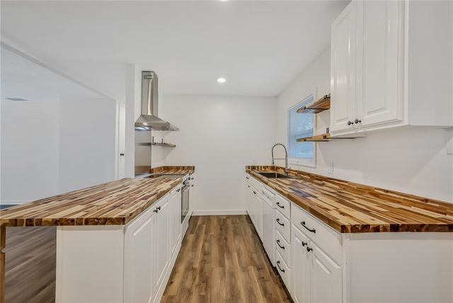 1041 Whitaker Dr, Corpus Christi, TX 78412