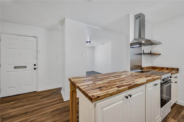 1041 Whitaker Dr, Corpus Christi, TX 78412