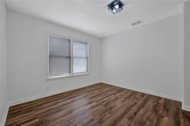 1041 Whitaker Dr, Corpus Christi, TX 78412