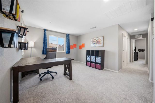 4040 Parkmoor Ln, Roseville, CA 95747