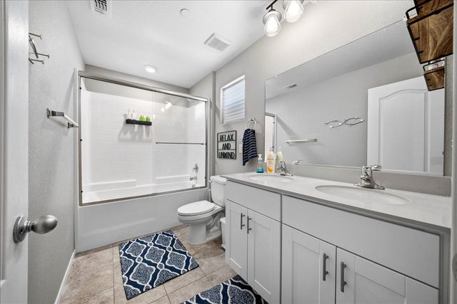4040 Parkmoor Ln, Roseville, CA 95747