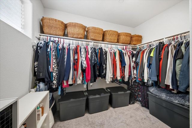 4040 Parkmoor Ln, Roseville, CA 95747