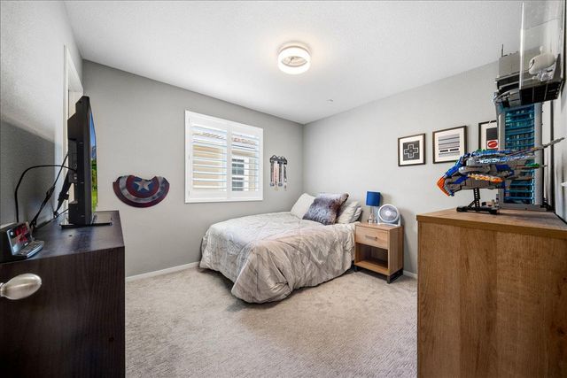 4040 Parkmoor Ln, Roseville, CA 95747