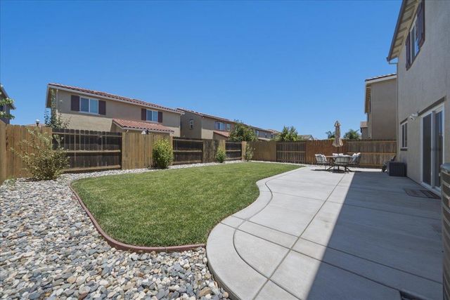 4040 Parkmoor Ln, Roseville, CA 95747