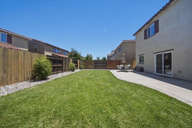 4040 Parkmoor Ln, Roseville, CA 95747