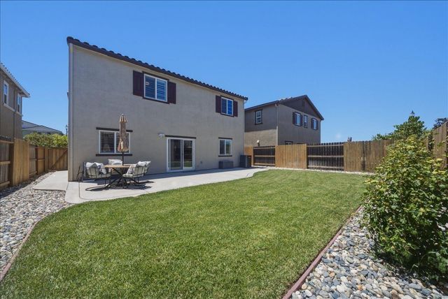 4040 Parkmoor Ln, Roseville, CA 95747