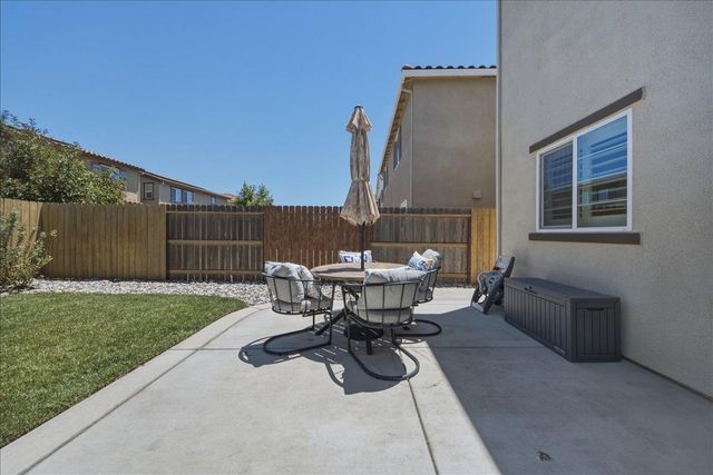 4040 Parkmoor Ln, Roseville, CA 95747