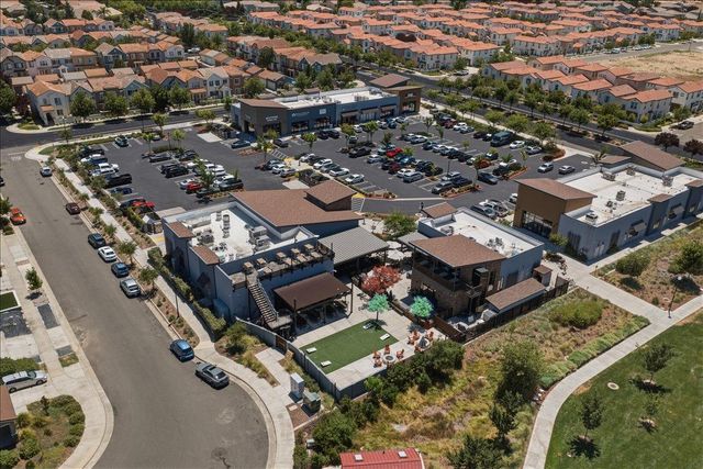 4040 Parkmoor Ln, Roseville, CA 95747