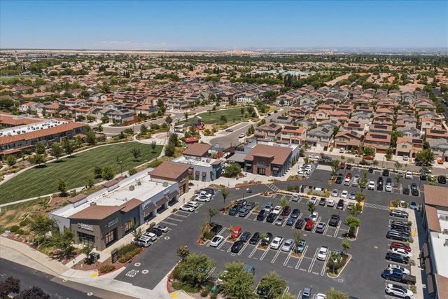 4040 Parkmoor Ln, Roseville, CA 95747