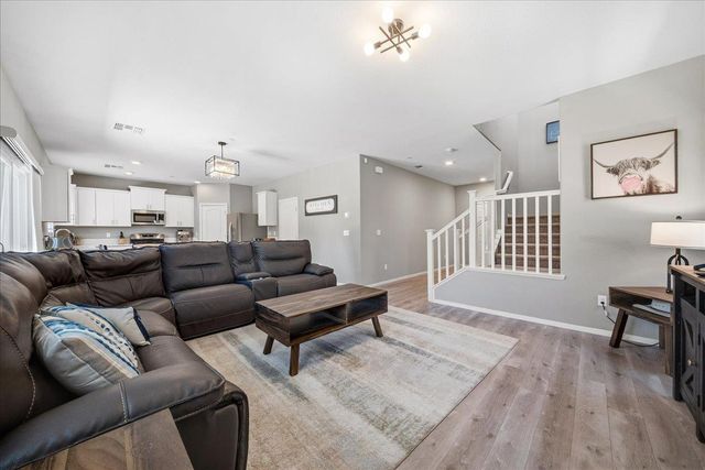 4040 Parkmoor Ln, Roseville, CA 95747
