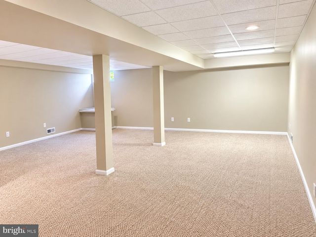 40 HEARTHSTONE LN, Marlton, NJ 08053