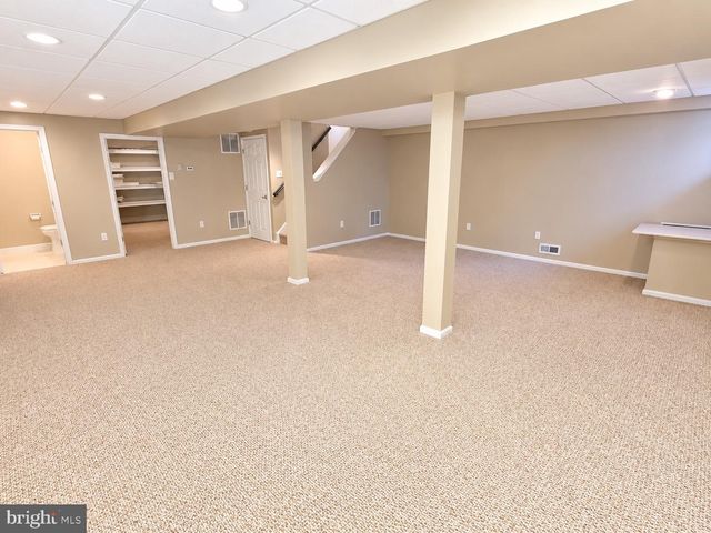 40 HEARTHSTONE LN, Marlton, NJ 08053