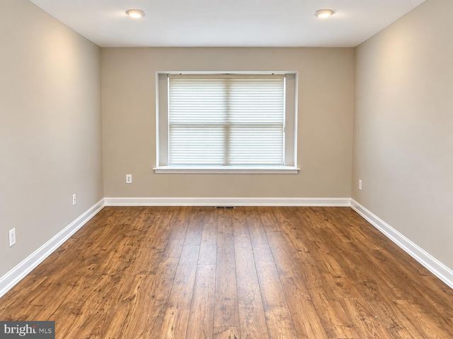 40 HEARTHSTONE LN, Marlton, NJ 08053