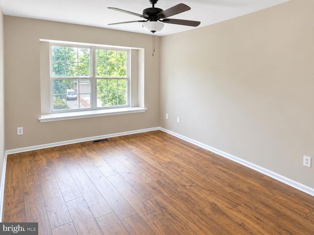 40 HEARTHSTONE LN, Marlton, NJ 08053