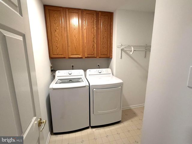 40 HEARTHSTONE LN, Marlton, NJ 08053