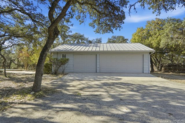 261 Fawn Ln, Spring Branch, TX 78070