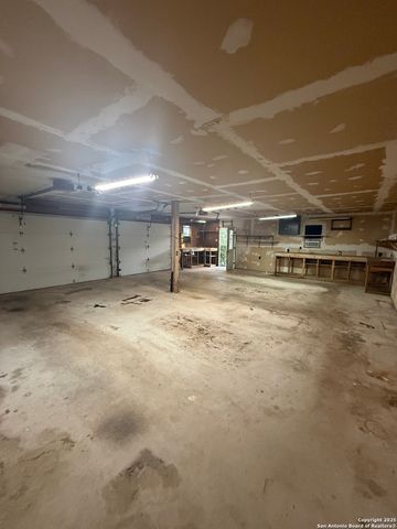 261 Fawn Ln, Spring Branch, TX 78070