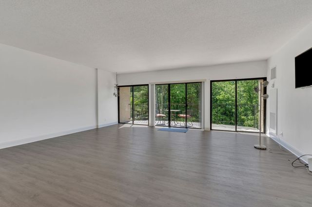 6666 Brookmont Ter Apt 307, Nashville, TN 37205