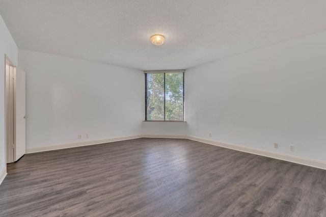 6666 Brookmont Ter Apt 307, Nashville, TN 37205