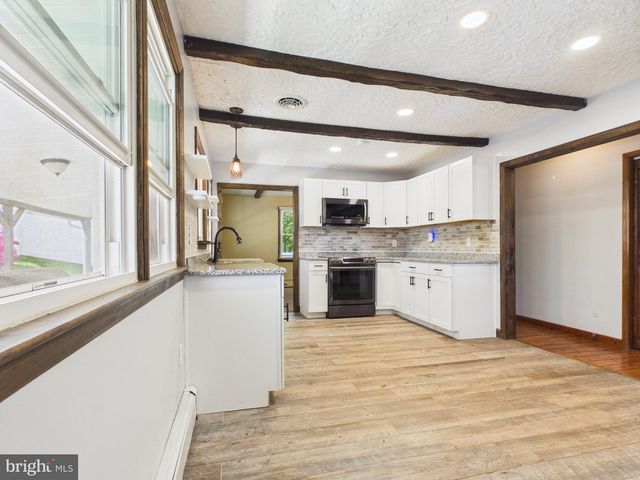 6105 EYSTER AVE, Spring Grove, PA 17362