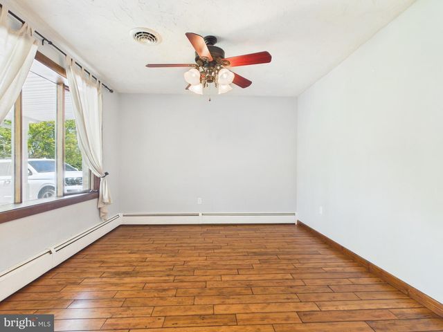 6105 EYSTER AVE, Spring Grove, PA 17362
