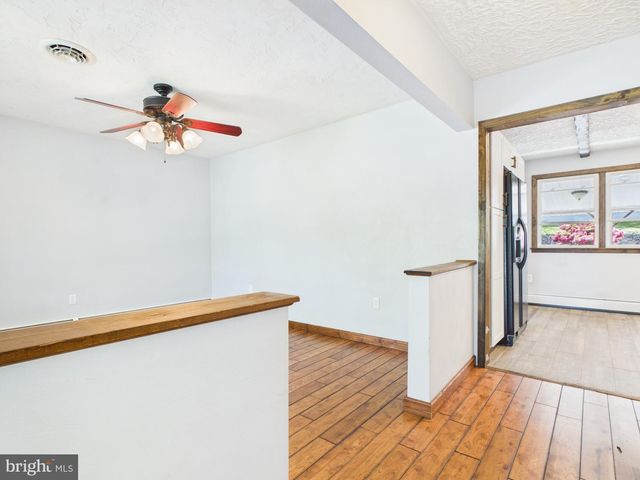 6105 EYSTER AVE, Spring Grove, PA 17362