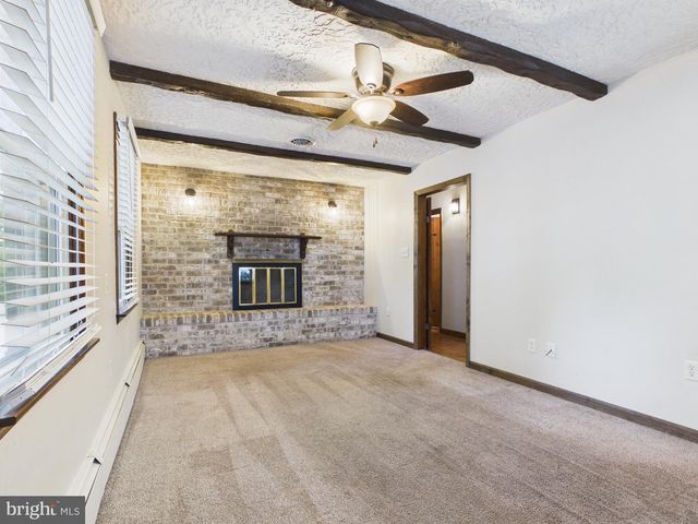 6105 EYSTER AVE, Spring Grove, PA 17362