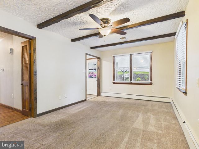 6105 EYSTER AVE, Spring Grove, PA 17362
