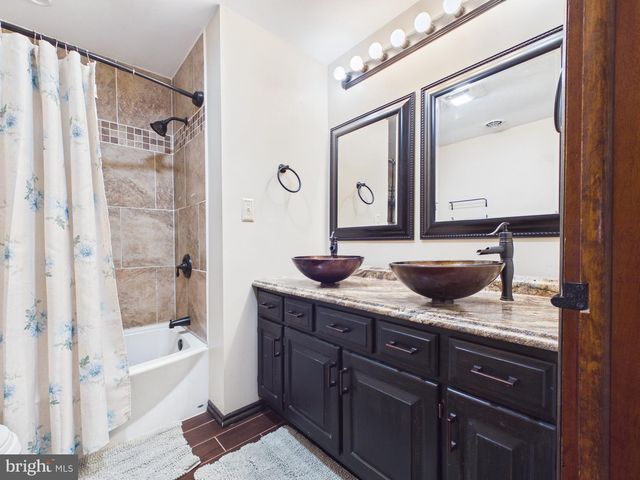 6105 EYSTER AVE, Spring Grove, PA 17362