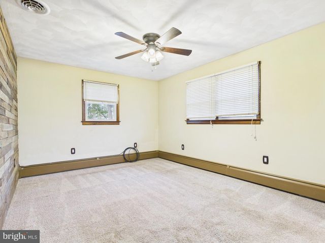 6105 EYSTER AVE, Spring Grove, PA 17362