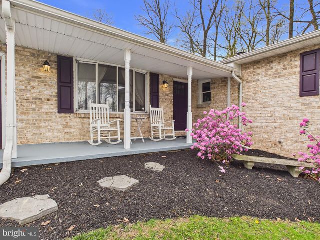 6105 EYSTER AVE, Spring Grove, PA 17362