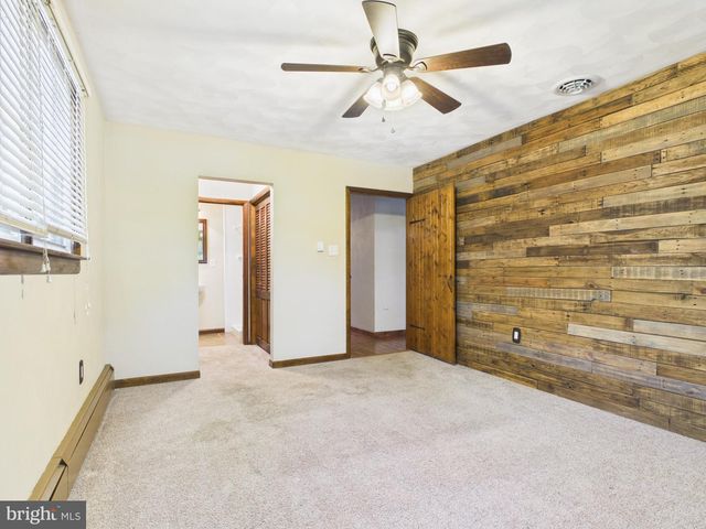 6105 EYSTER AVE, Spring Grove, PA 17362