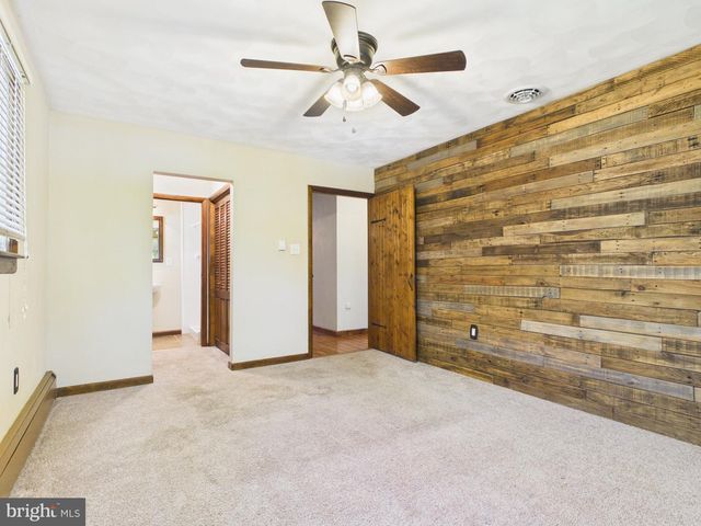6105 EYSTER AVE, Spring Grove, PA 17362