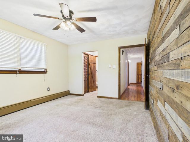 6105 EYSTER AVE, Spring Grove, PA 17362