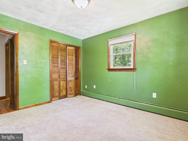 6105 EYSTER AVE, Spring Grove, PA 17362