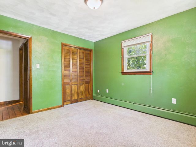 6105 EYSTER AVE, Spring Grove, PA 17362