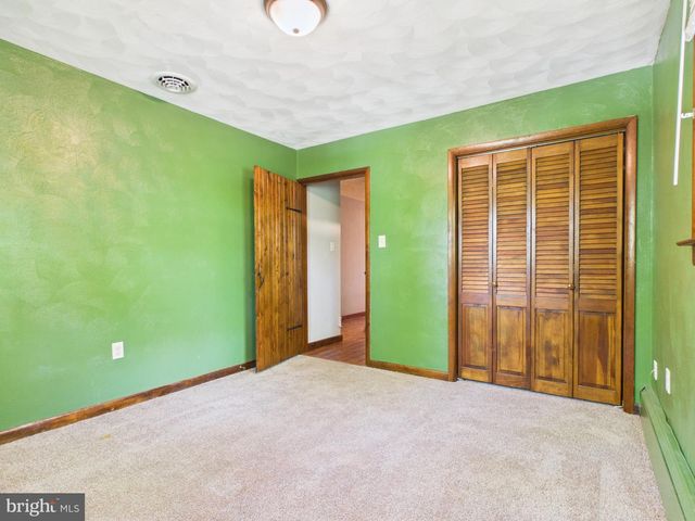 6105 EYSTER AVE, Spring Grove, PA 17362
