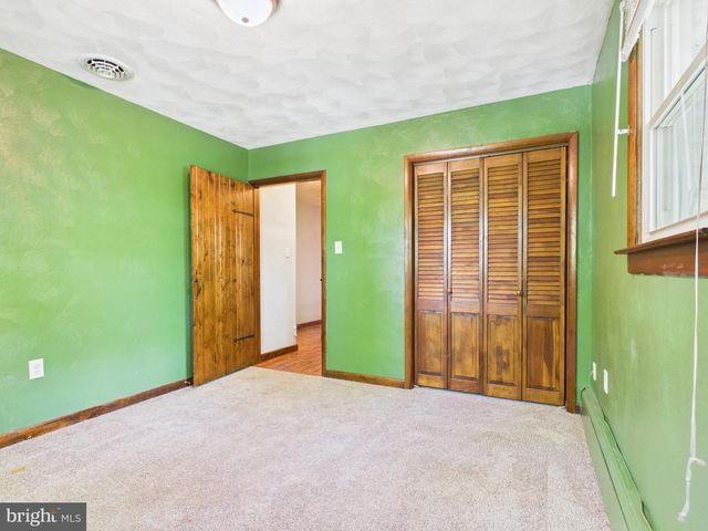 6105 EYSTER AVE, Spring Grove, PA 17362