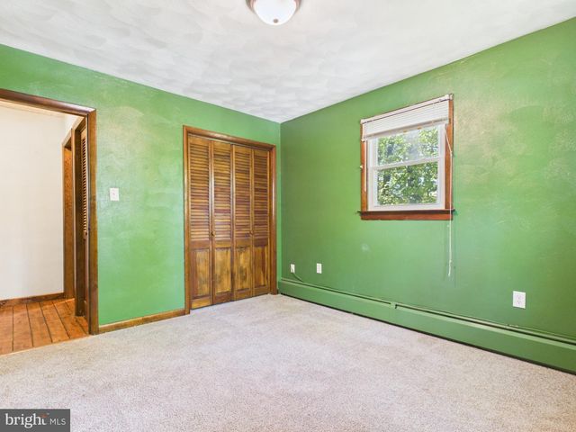 6105 EYSTER AVE, Spring Grove, PA 17362