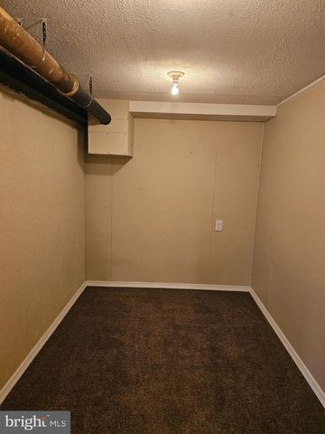 6105 EYSTER AVE, Spring Grove, PA 17362