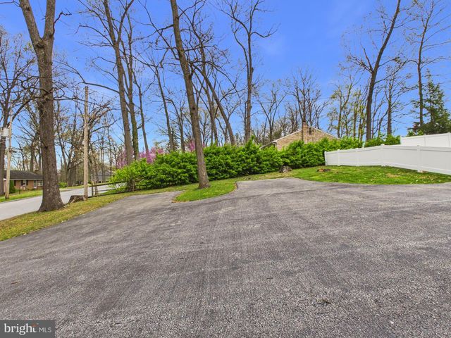 6105 EYSTER AVE, Spring Grove, PA 17362