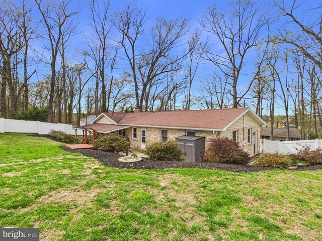6105 EYSTER AVE, Spring Grove, PA 17362