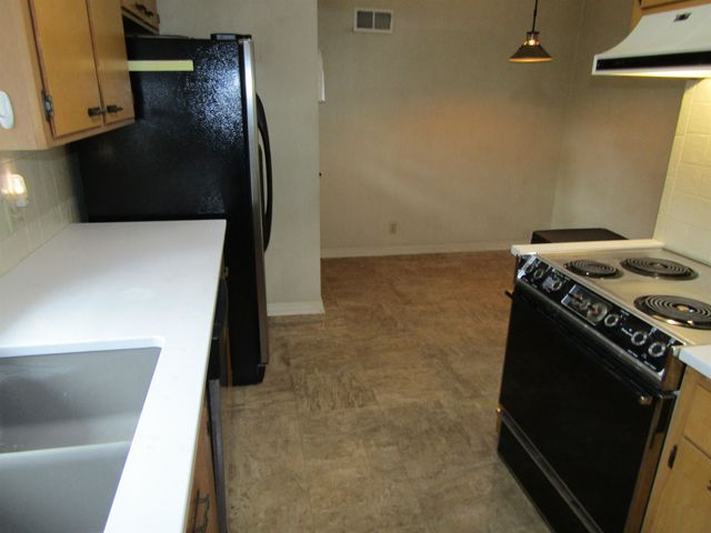 500 W Beloit Ave., Salina, KS 67401
