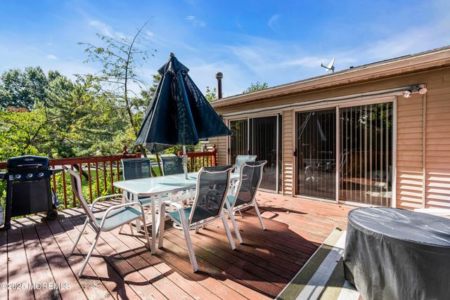226 Chaucer Court, Old Bridge, NJ 08857