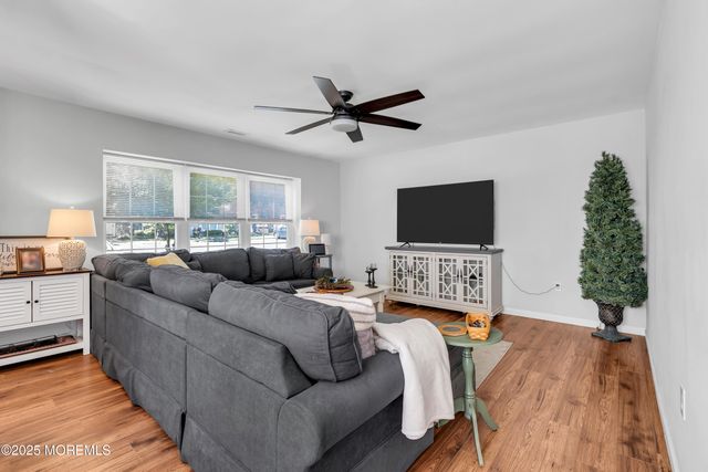 226 Chaucer Court, Old Bridge, NJ 08857