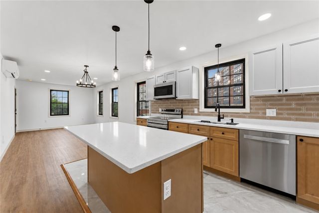 10 Buffalo Court, Providence, RI 02909