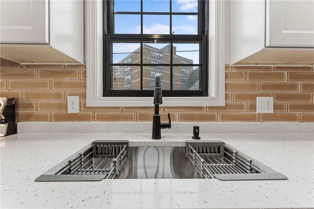 10 Buffalo Court, Providence, RI 02909